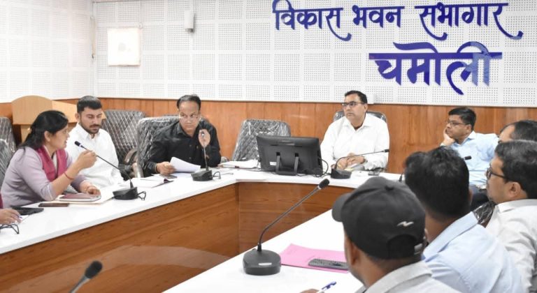 सीडीओ की अध्यक्षता में स्प्रिंग एवं रिवर रिजुविनेशन की बैठक