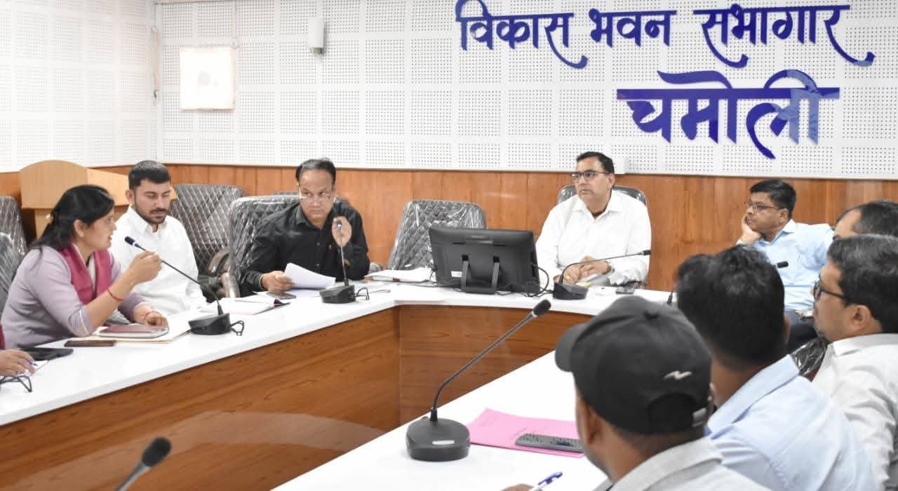 सीडीओ की अध्यक्षता में स्प्रिंग एवं रिवर रिजुविनेशन की बैठक