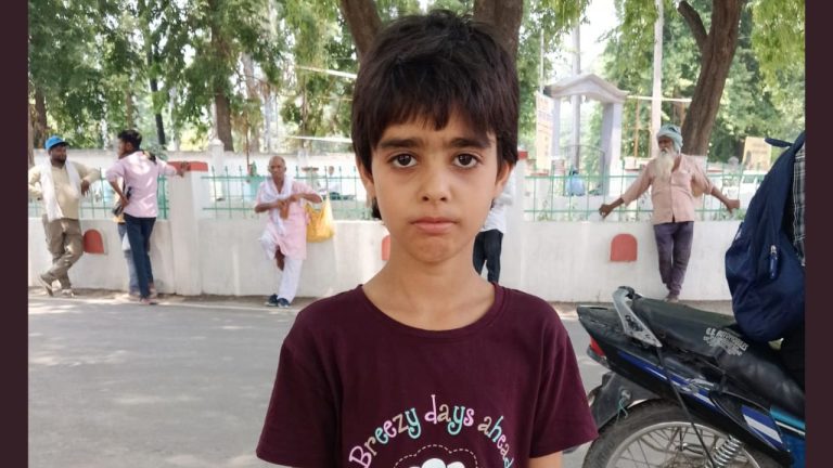 Ballia : अनाथ बच्ची की संपत्ति पर अपनों की नजर,