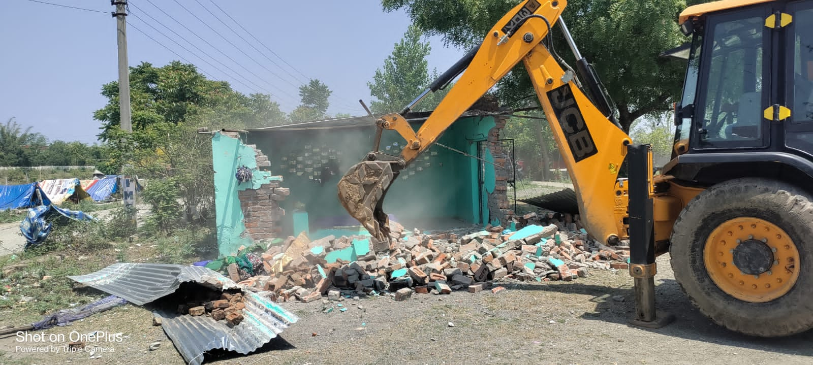 Illegal mazaar on Govt land in Shishambara demolished as anti-encroachment