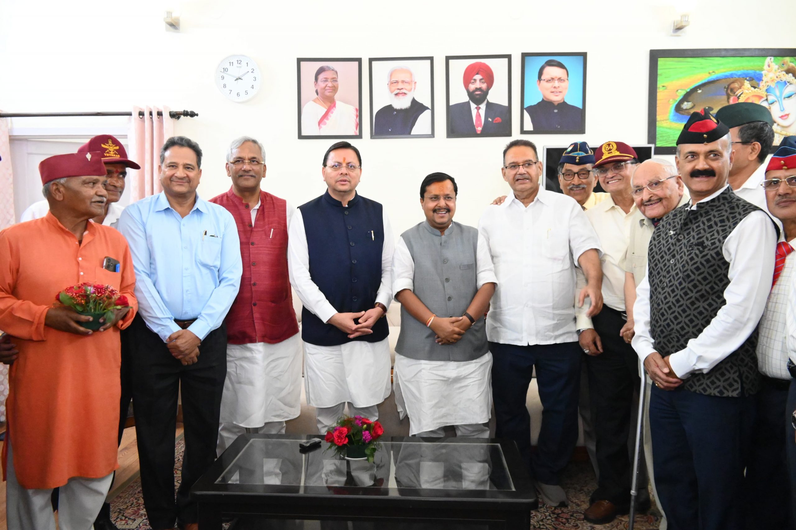 Retired military officers led by Minister Ganesh Joshi meet Nitin