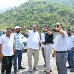 कार्लीगाड़ आपदा क्षेत्र का निरीक्षण, 15 दिन के भीतर मलबा