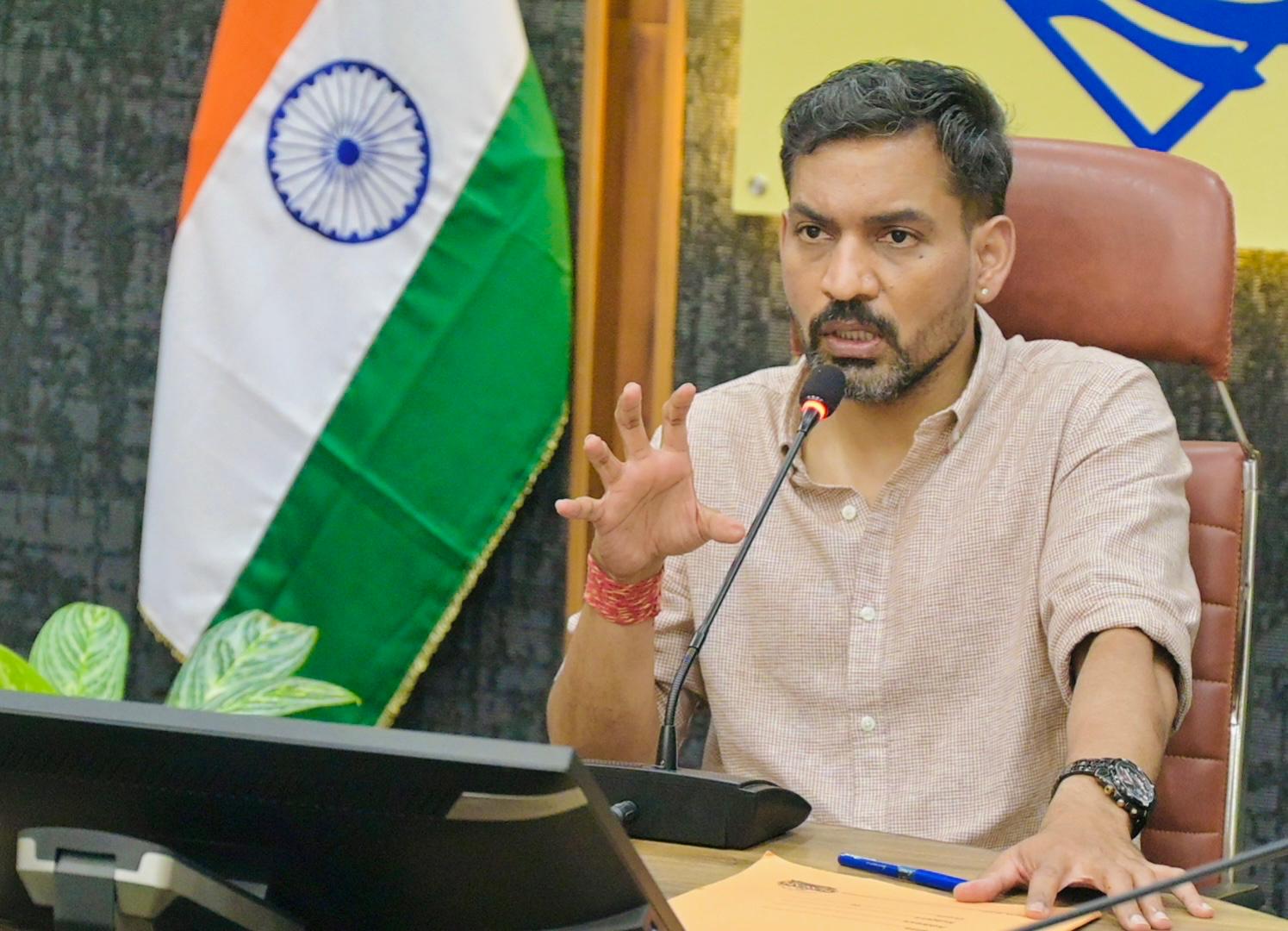 07 जुलाई तक जमा करें गणना प्रपत्र, वरना मतदाता सूची से नाम छूटने का खतरा: डीएम