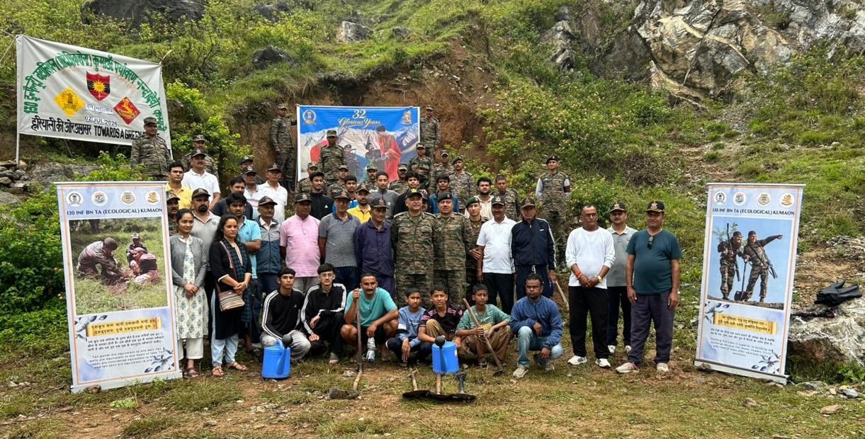 130 Infantry Battalion (TA) undertakes Plantation Drive in Deval Village