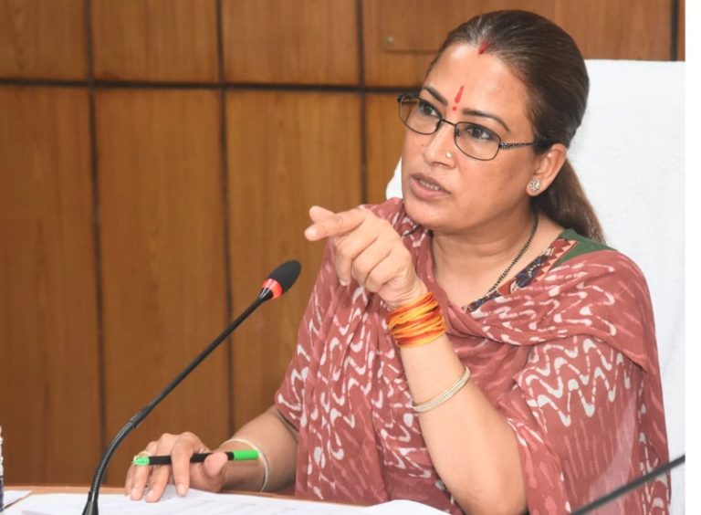 अस्पताल में भर्ती होने पर भी पीआरडी जवानों को मिलेगा मानदेय- रेखा आर्या