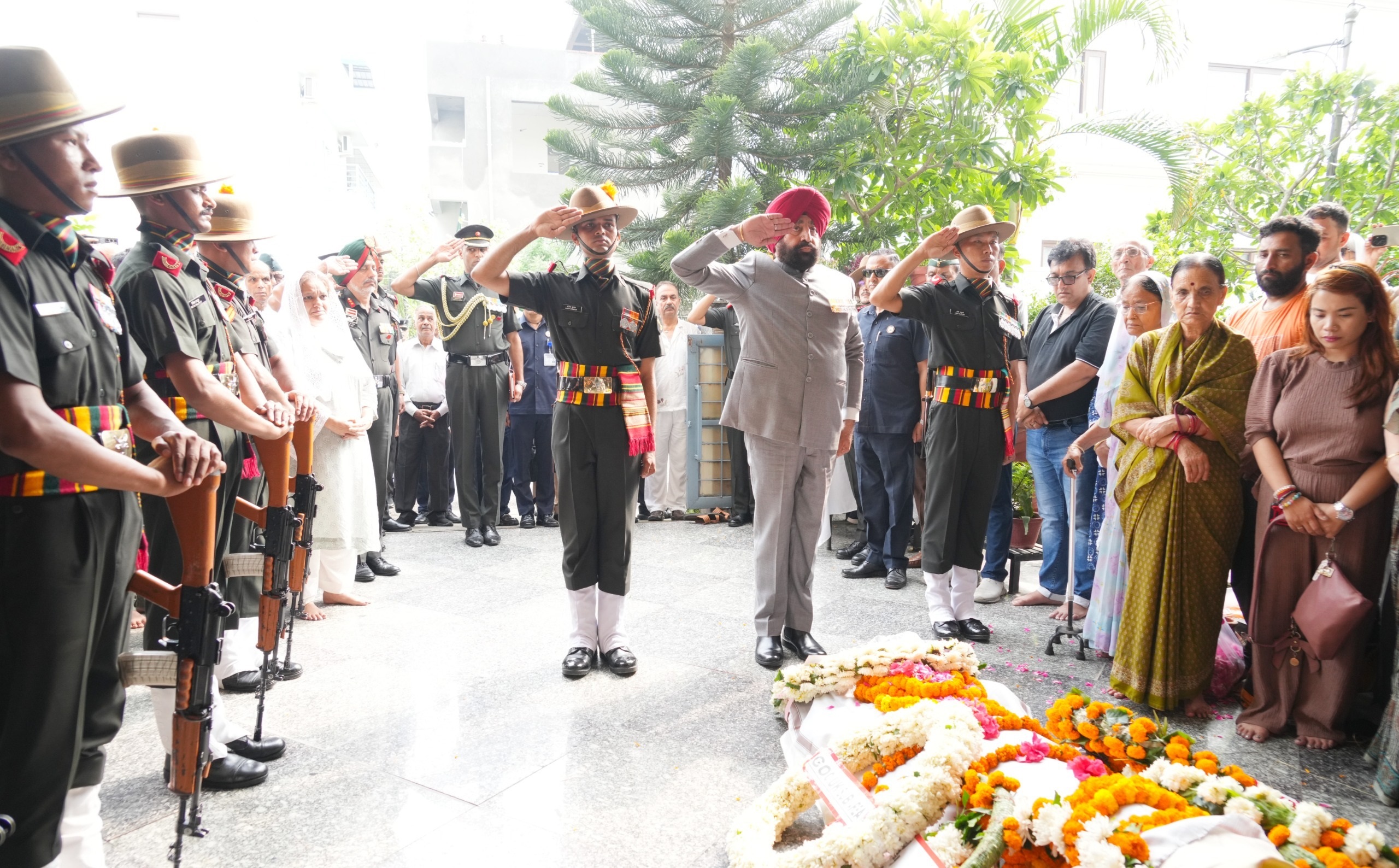 Gov pays tribute to Lt Gen MM Lakhera