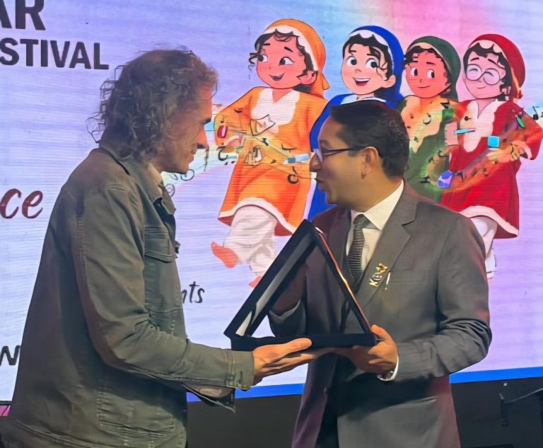 Imtiaz Ali presents Guardians of the Himalayas Award to Nadeem