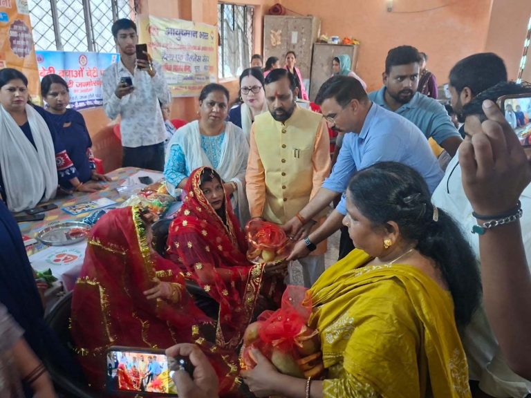 Sanitation workers are backbone of society: Makwana
