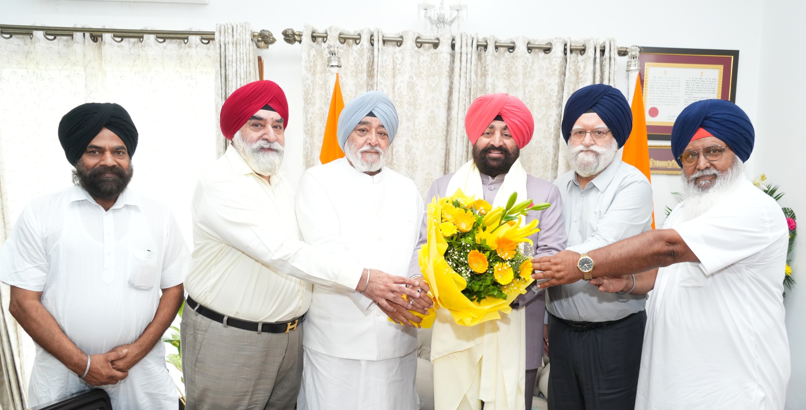 Sikh delegation pays courtesy call on Governor