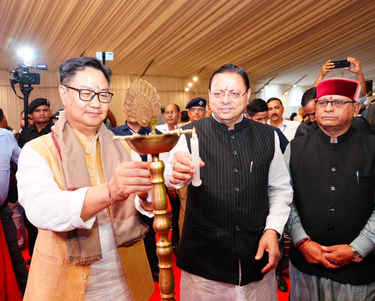 Traditional artisans must be connected to global markets: Rijiju