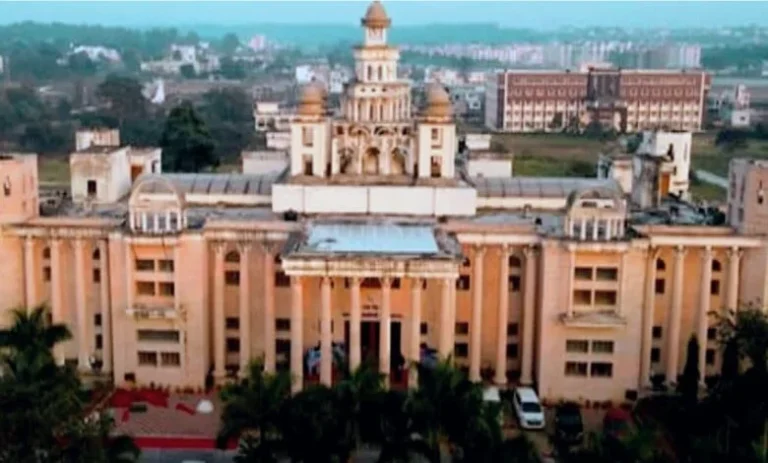 UTU पेपर लीक केस में बड़ा खुलासा, 16 साल की