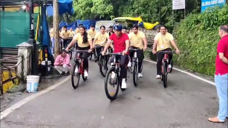 Union Minister cycles through Mussoorie; Delivers ‘Fit India’ Message with