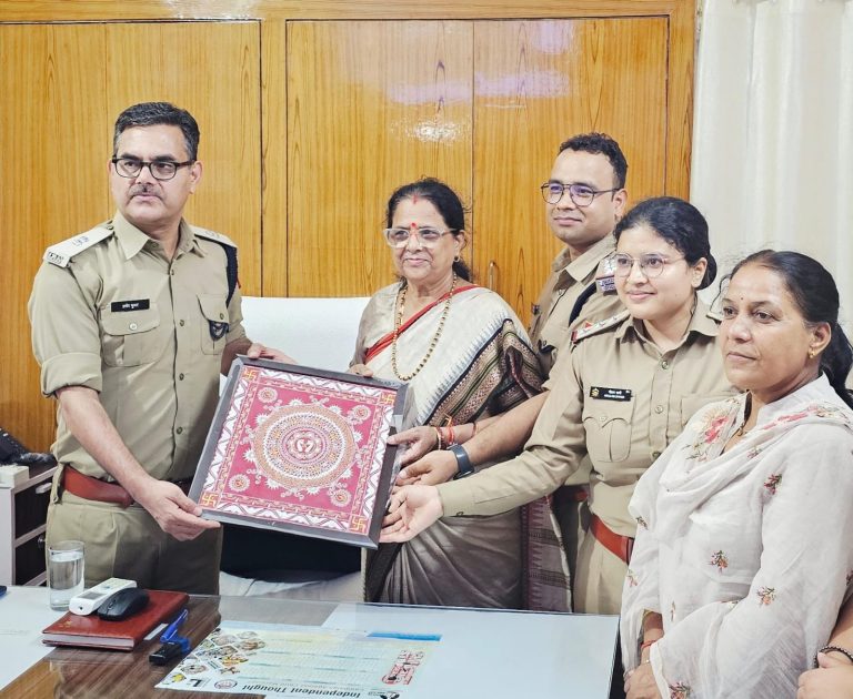 आत्मनिर्भरता की ओर महिला कैदी: हल्द्वानी जेल में ब्यूटीशियन कोर्स और सिलाई-कढ़ाई के प्रशिक्षण का राज्य महिला आयोग की अध्यक्ष ने लिया जायजा
