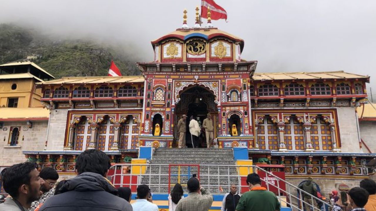 आस्था के भेष में बड़ा छल! बदरीनाथ धाम से गायब
