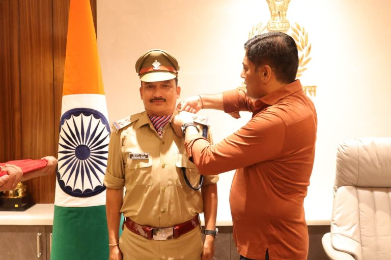 उप निरीक्षक से निरीक्षक बने कुन्दन राम, SSP ने पिपिंग सेरेमनी में किया सम्मानित