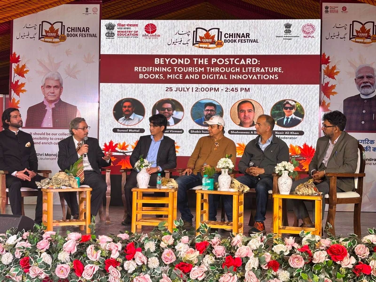 कश्मीर के चिनार बुक फेस्टिवल में गूंजी उत्तराखंड की साहित्यिक