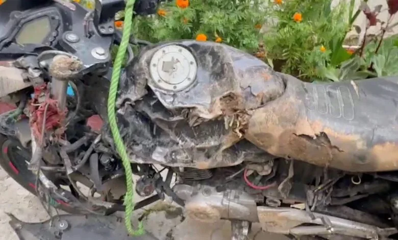 गोपेश्वर में तेज रफ्तार ट्रक ने बाइक सवार को कुचला,