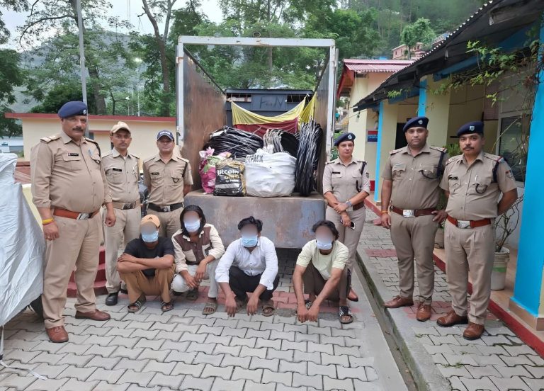 चमोली कर्णप्रयाग र्विद्युत लाइन निर्माण सामग्री चोरी करने वालों पर