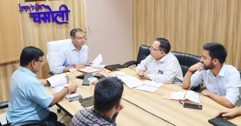 चमोली में मतदाता सूची पुनरीक्षण को लेकर तैयारी तेज, 63,347 नोटिसों का होगा वितरण