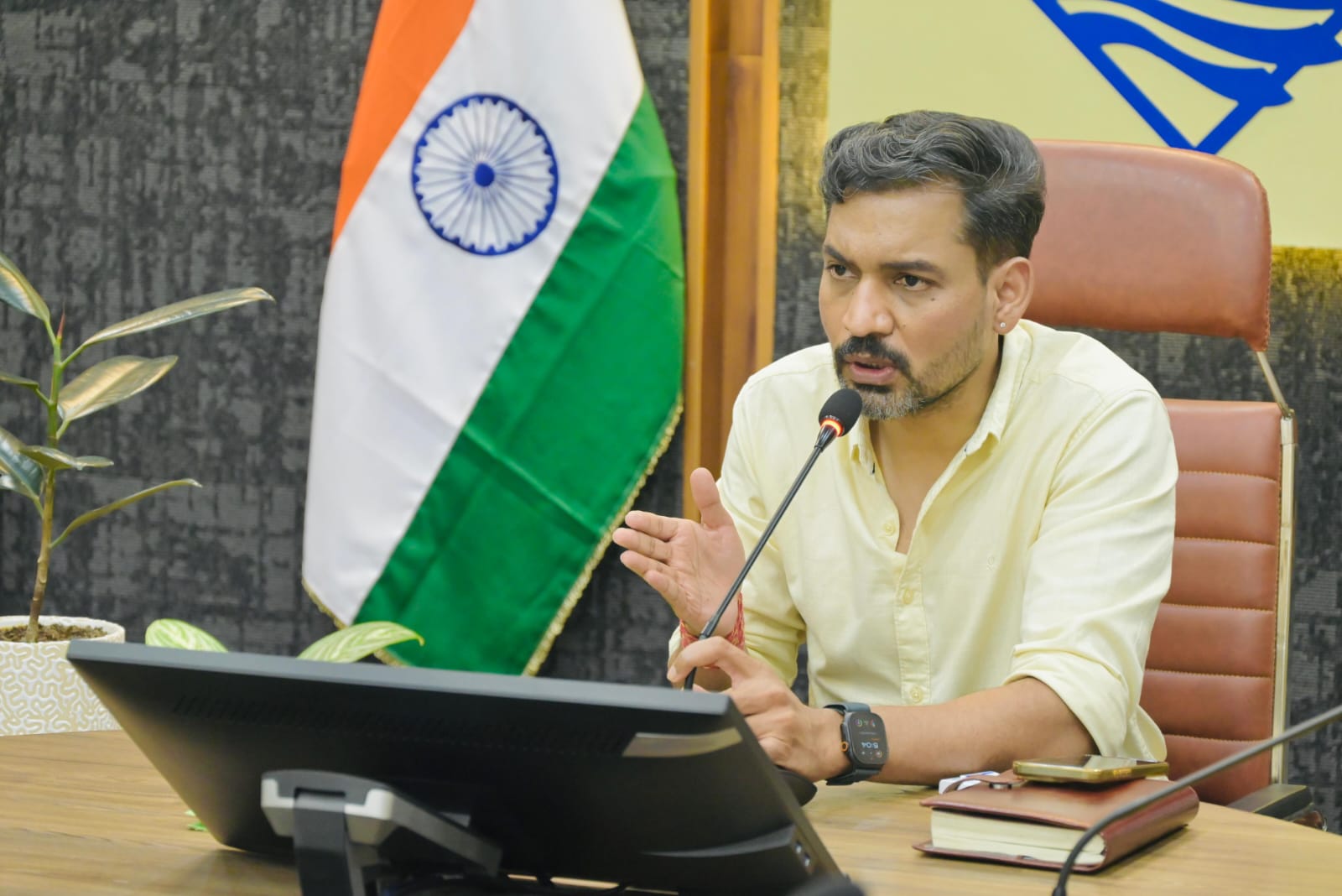 जल जीवन मिशन की अधूरी परियोजनाएं जल्द पूरी करें, लापरवाही पर सख्त डीएम