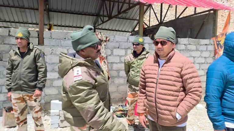 जिला पंचायत अध्यक्ष दौलत सिंह बिष्ट ने भारत-तिब्बत सीमा से