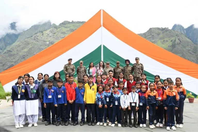 देशभक्ति और स्वास्थ्य का संदेश: कारगिल विजय दिवस पर विद्यार्थियों
