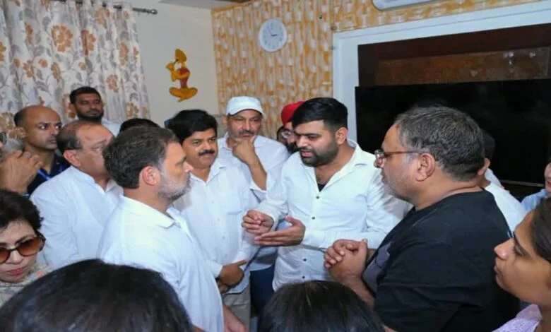 देहरादून पहुंचते ही राहुल गांधी ने दिवंगत कांग्रेस नेता अमर
