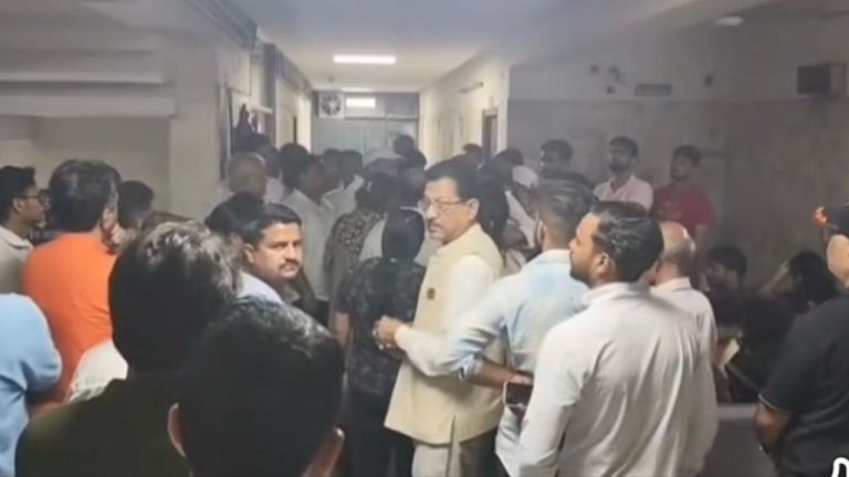 देहरादून में राहुल गांधी के दौरे से पहले बड़ा हादसा,