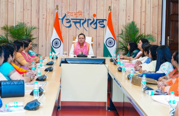 धामी सरकार ने उत्तराखंड में लागू किया एस्मा, अगले 6
