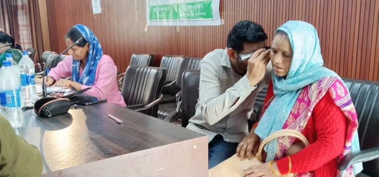 नारायणबगड़ में बहु-विशेषज्ञ स्वास्थ्य शिविर के दूसरे दिन 93 मरीजों