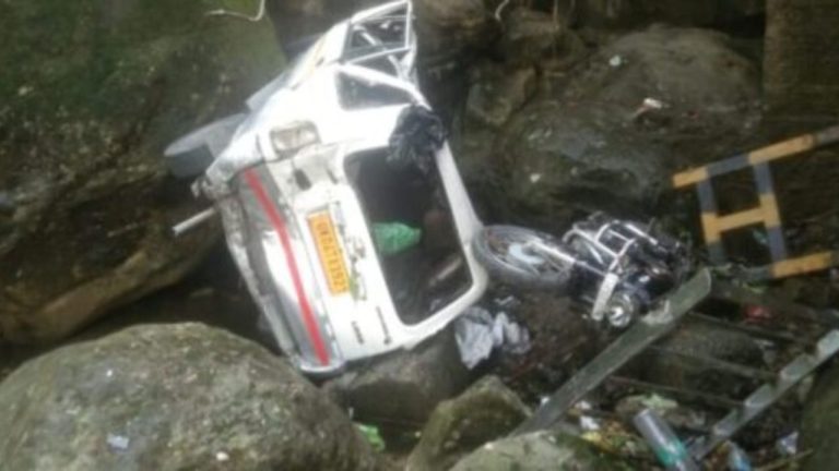 नैनीताल हाई-वे पर ऐसा क्या हुआ कि टवेरा और बुलेट