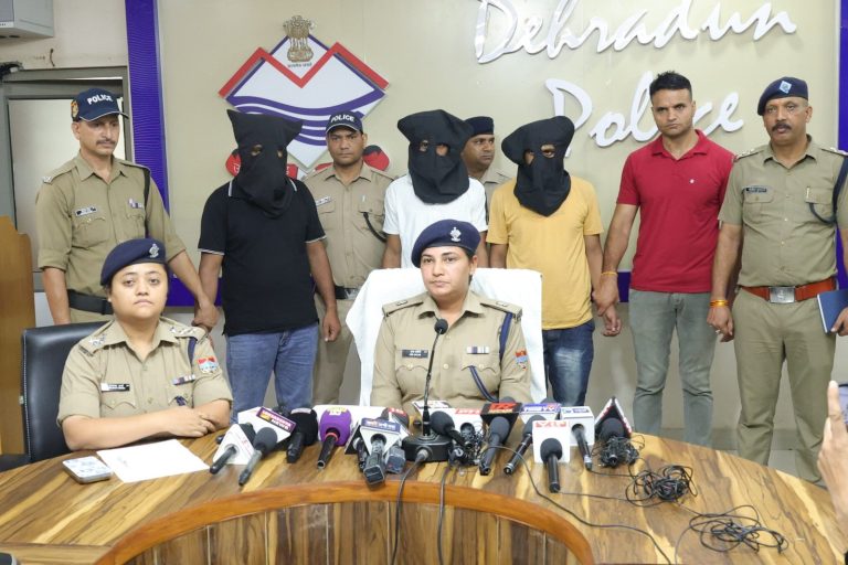फायरिंग से दहला रायपुर, पुलिस की ताबड़तोड़ कार्रवाई में तीन