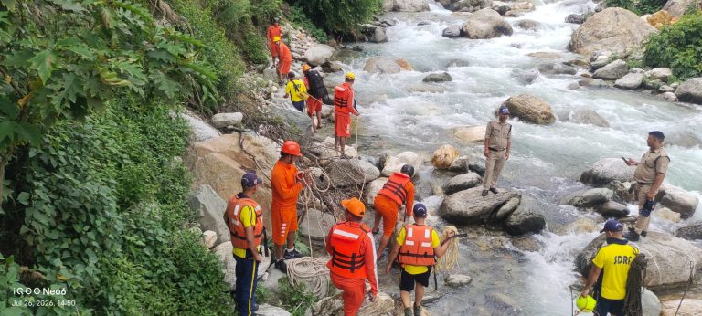 भागीरथी नदी में बहे बालक का नहीं मिला कोई सुराग, एसडीआरएफ–एनडीआरएफ का संयुक्त सर्च अभियान जारी