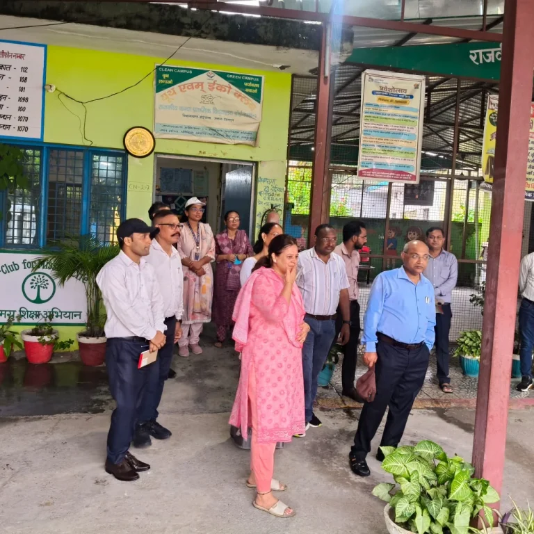 मतदाता सूची पुनरीक्षण को लेकर गढ़वाल आयुक्त सख्त, डोईवाला में