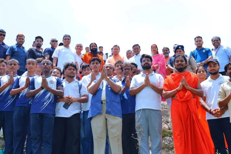 मालाग्राम पहुंचे मुख्यमंत्री धामी, औषधीय वनस्पतियों के संरक्षण और हर्बल