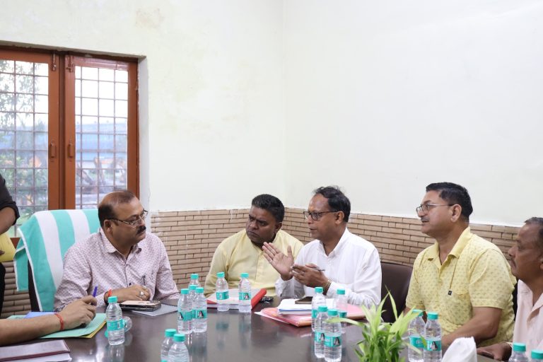 शीशमबाड़ा प्लांट की समस्याओं पर नगर आयुक्त सख्त, कूड़ा निस्तारण और प्लांट स्थानांतरण में तेजी के निर्देश