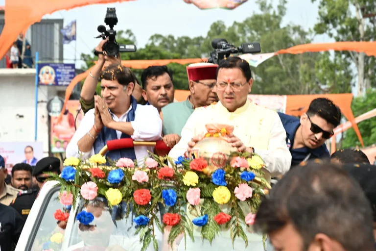 संत रविदास की समरसता ज्योति से आलोकित हुआ भगवानपुर, कलश