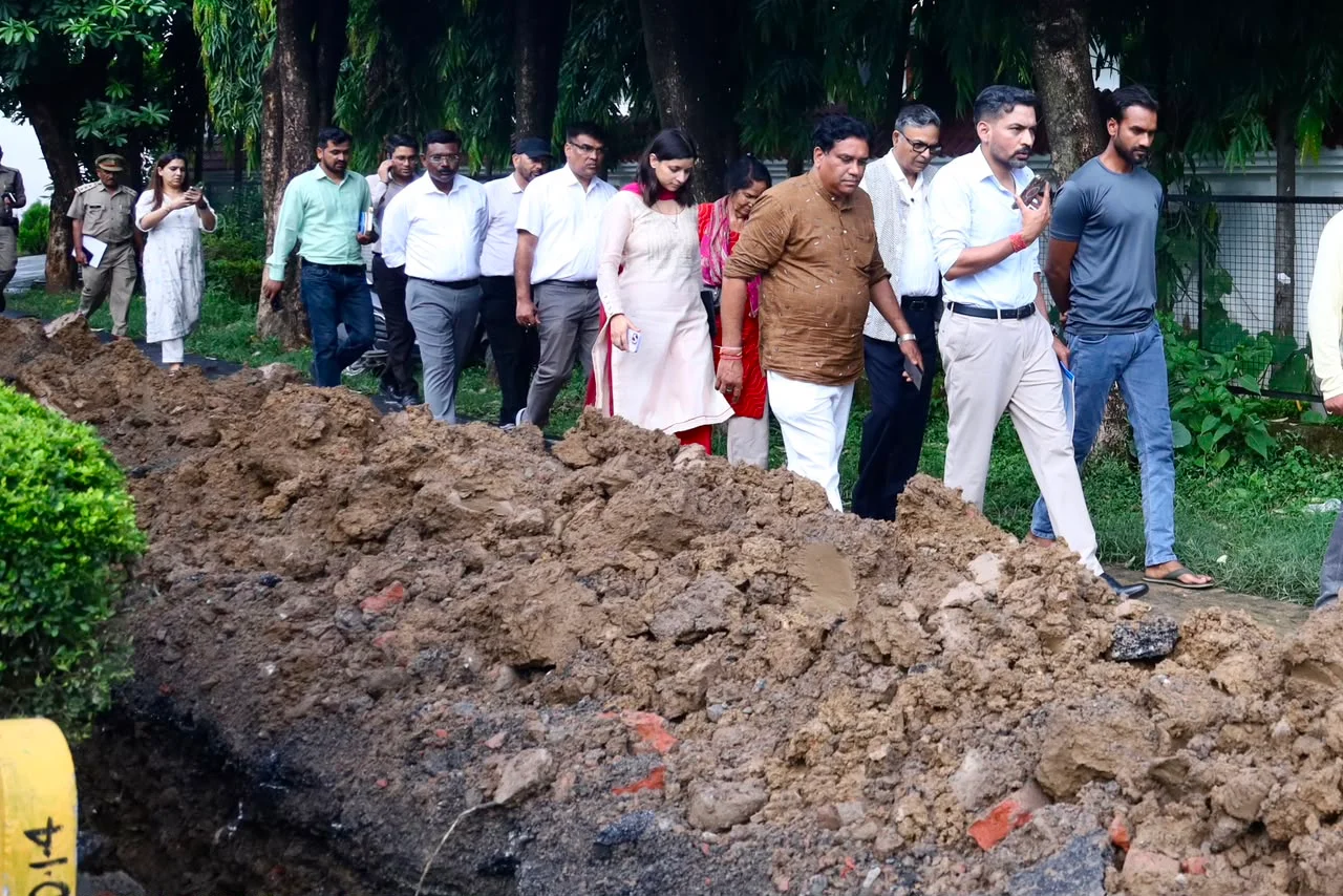 सड़क कटिंग के मामले में जिलाधिकारी की तत्काल कार्रवाई, प्रयुक्त