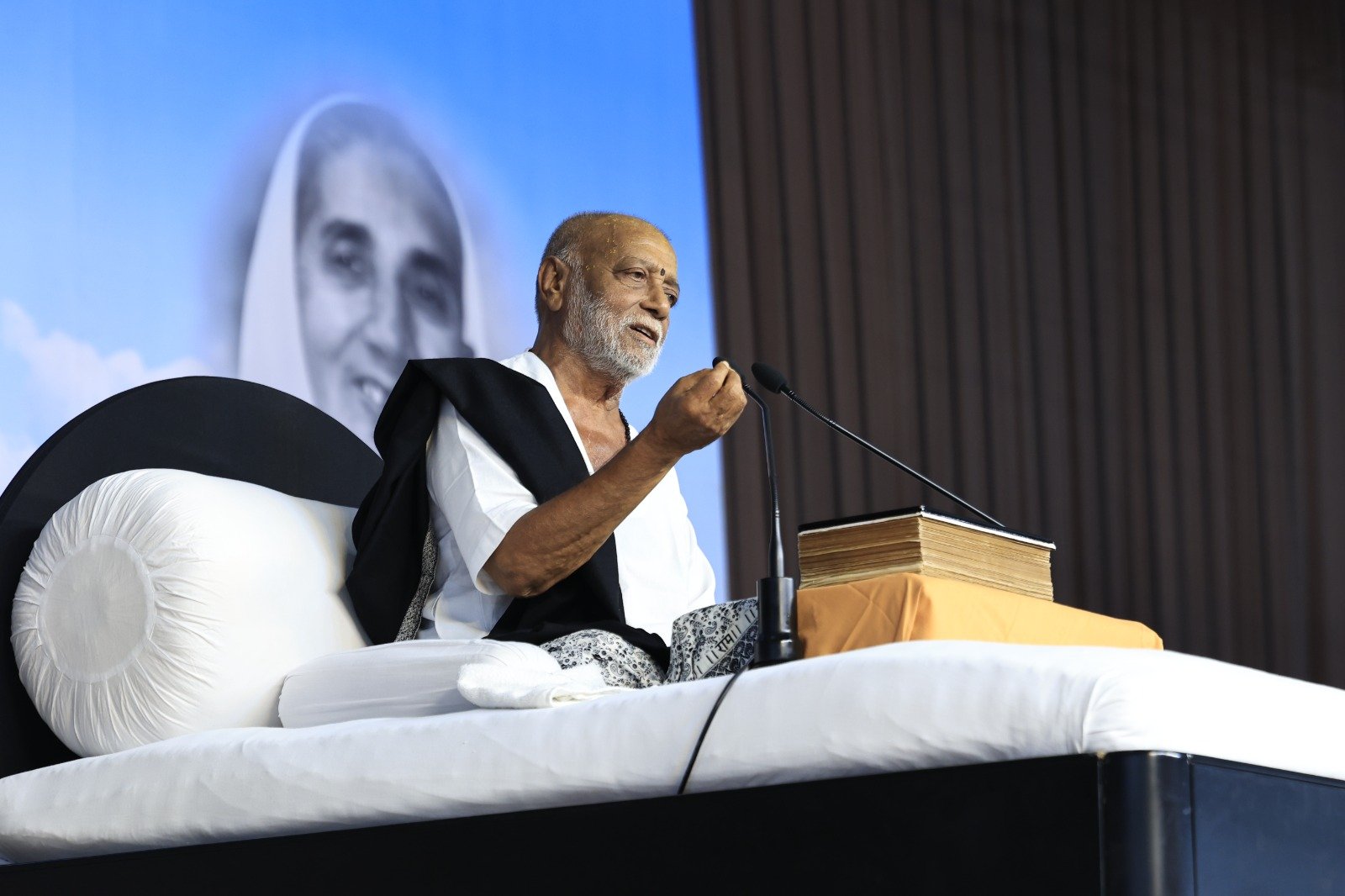 सुंदरकांड का सार मैत्री, ज्ञान और स्वयंप्रभा है— मोरारी बापू