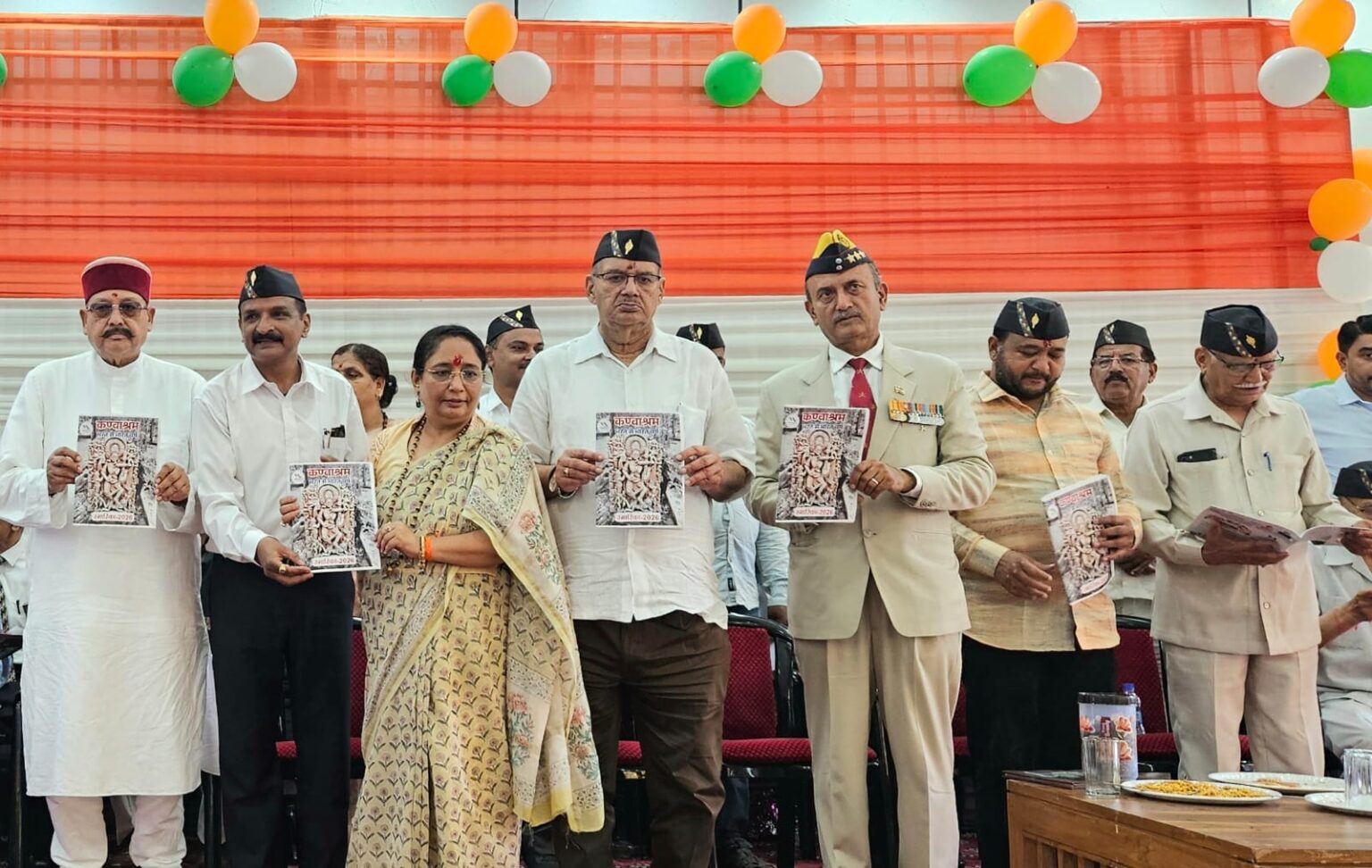 सैनिक सम्मान समारोह में वरिष्ठ पत्रकार मनोज इष्टवाल की पुस्तक ‘कण्वाश्रम’ का विमोचन