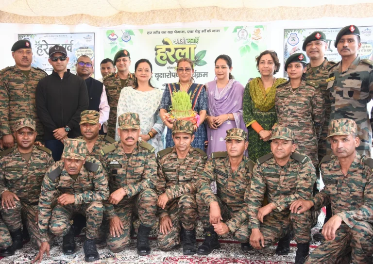 हरेला पर्व पर मंत्री रेखा आर्या ने किया पौधारोपण, दिया