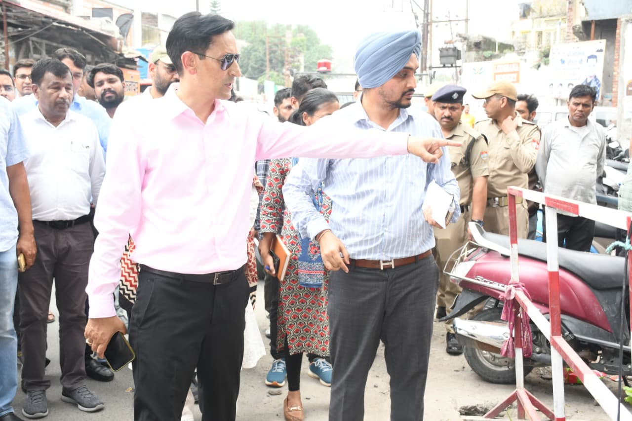 हल्द्वानी में 230 करोड़ की सड़क व ड्रेनेज परियोजनाओं का कुमाऊं आयुक्त ने किया निरीक्षण, देरी पर जताई नाराजगी