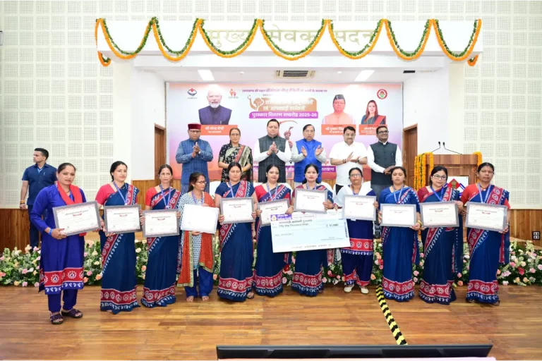 13 daughters of Uttarakhand receive Tilu Rauteli Award; 35 Anganwadi