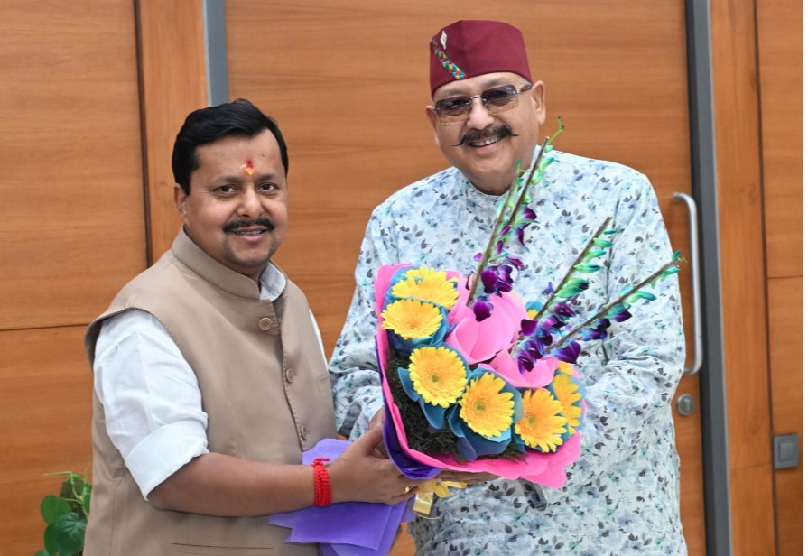 महाराज ने की भाजपा के राष्ट्रीय अध्यक्ष नितिन नबीन से शिष्टाचार भेंट