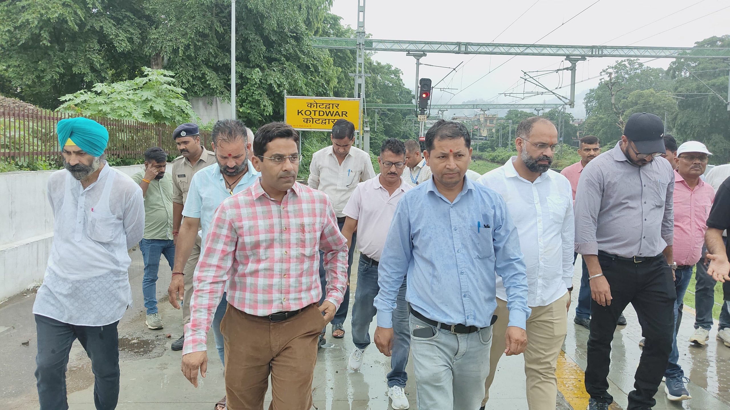 Additional Divisional Manager inspects under-construction Railway Station in Kotdwar