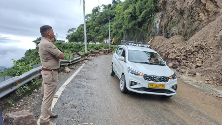 Blocked roads reopened within 24 hours in Mussoorie