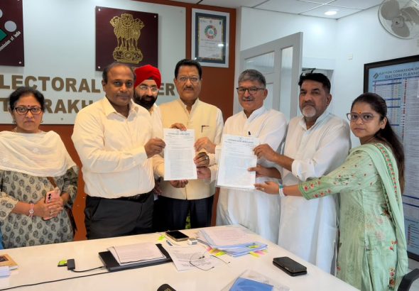 Cong delegation meets CEO, raises objections against SIR