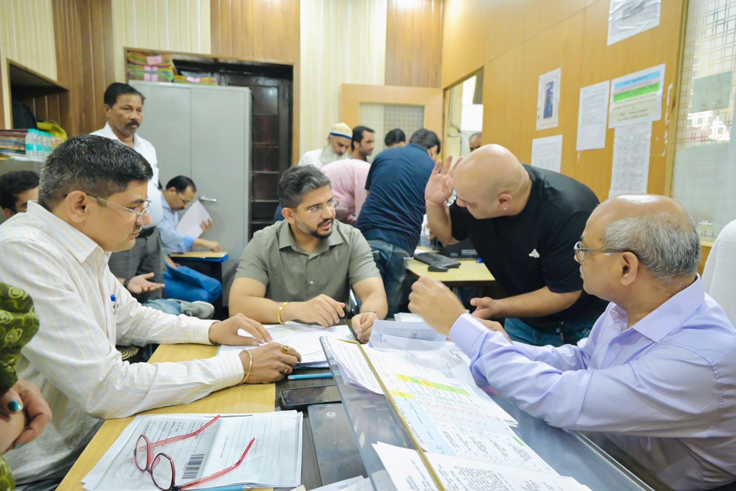 Garhwal Commissioner orders strict compliance with EC’s provisions during SIR