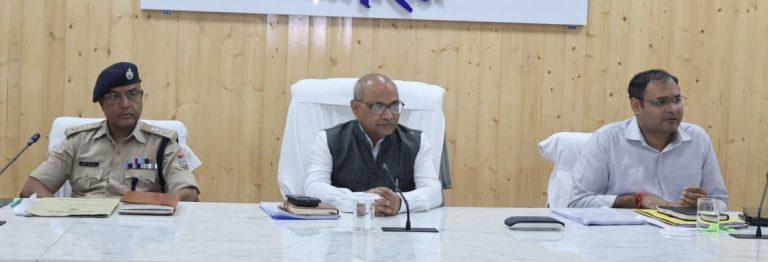 Garhwal Commissioner reviews THDC tunnel accident response
