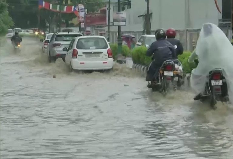 Heavy afternoon shower causes waterlogging in Doon, roads clear soon